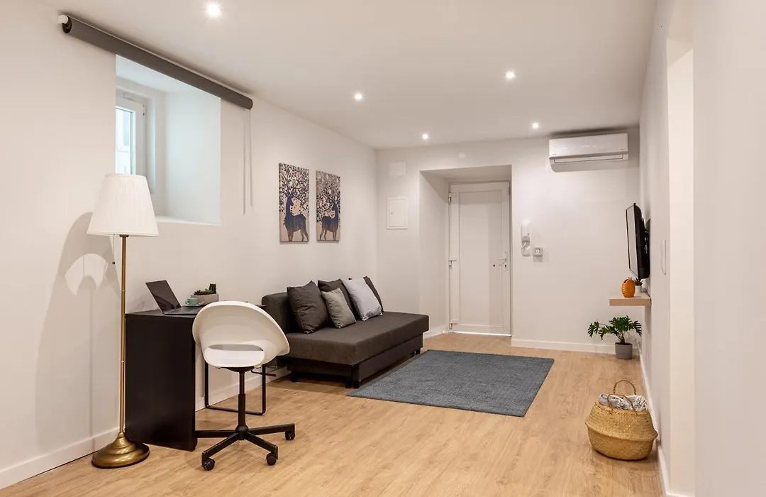Ajuda Charm Apartment With Garden-1