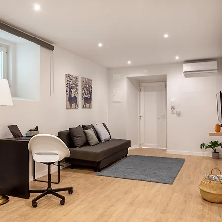 Ajuda Charm Apartment With Garden-2